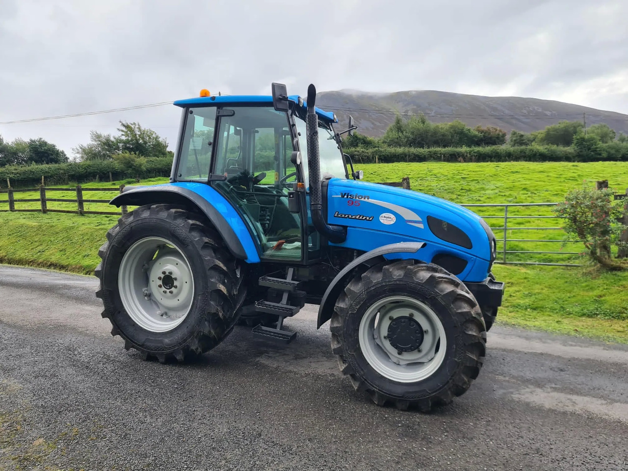 2009 Landini Vision 95 ( !!SOLD!! ) - Farm tractor: picture 4 2009 Landini Vision 95 ( !!SOLD!! ) - Farm tractor: picture 4