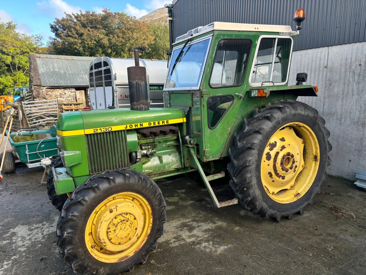 John Deere 2130 4WD - Farm tractor: picture 5 John Deere 2130 4WD - Farm tractor: picture 5
