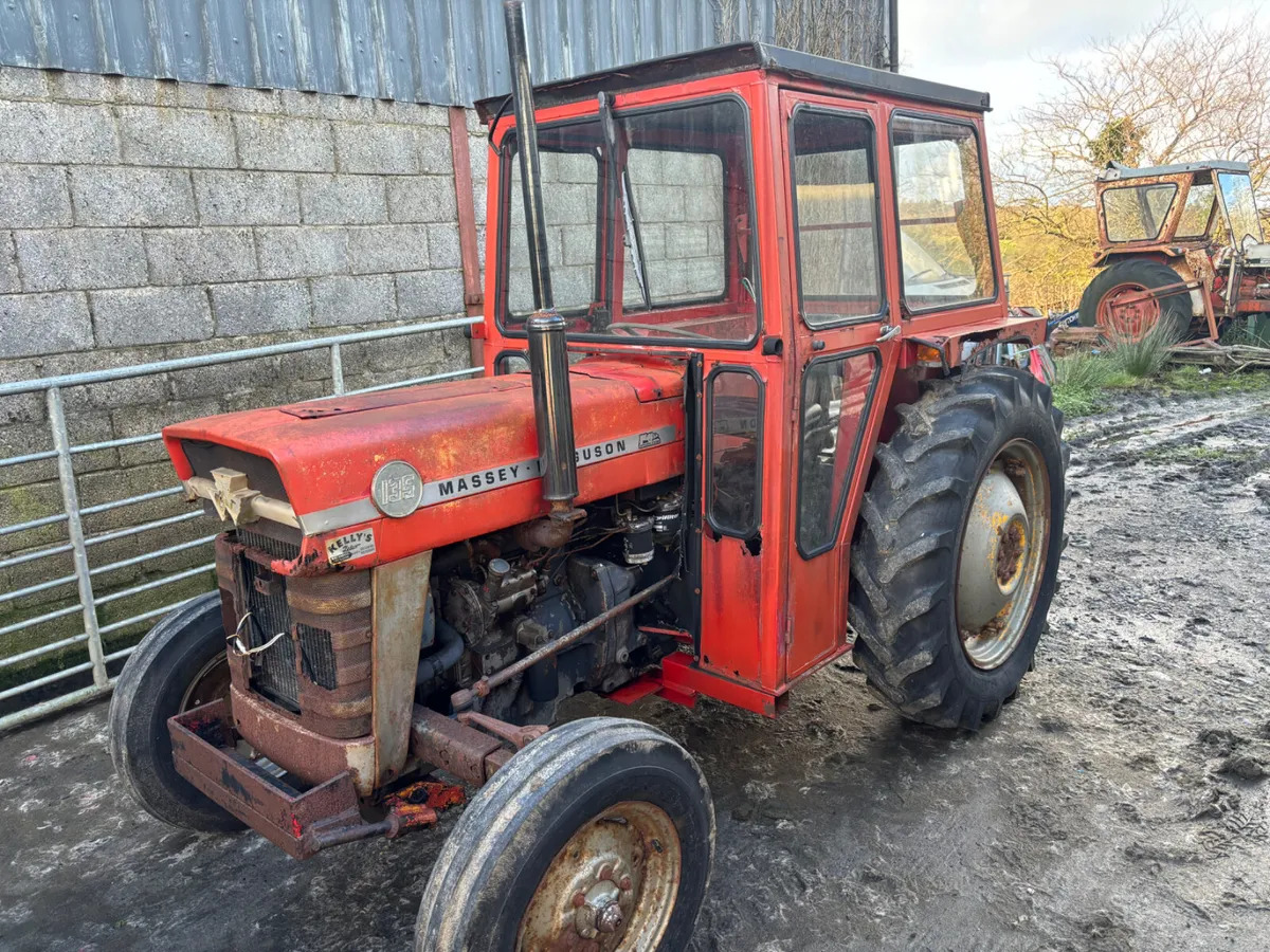 Massey Ferguson 135 - Farm tractor: picture 1 Massey Ferguson 135 - Farm tractor: picture 1