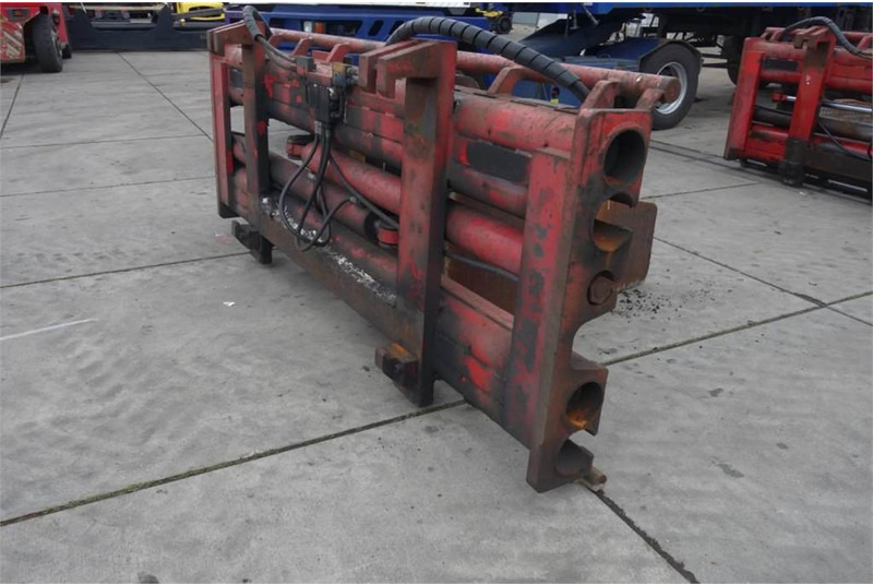 BOLZONI AURAMO P-1000LSE Bale Clamp - Attachment for Material handling equipment: picture 5 BOLZONI AURAMO P-1000LSE Bale Clamp - Attachment for Material handling equipment: picture 5