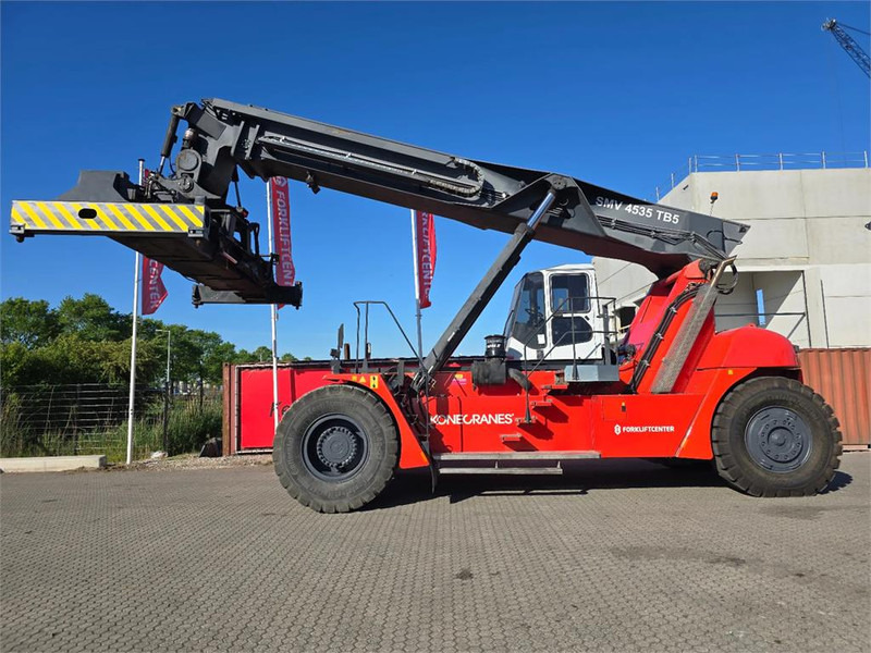 KONECRANES SMV 4535 TB5 - Reach stacker: picture 2 KONECRANES SMV 4535 TB5 - Reach stacker: picture 2