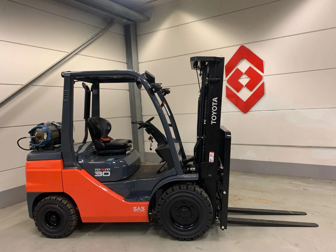 LPG forklift TOYOTA - 02-8FGF30: picture 1