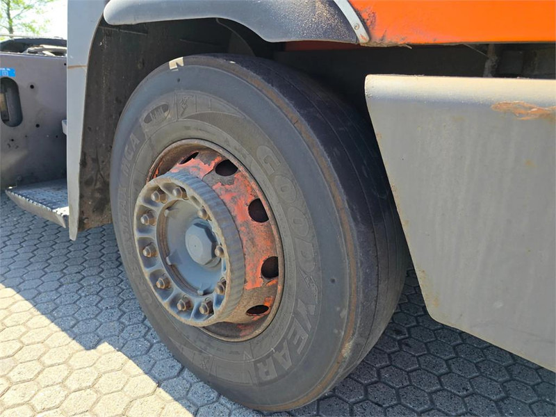 Terminal tractor Terberg YT182: picture 12