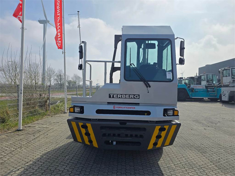 Terminal tractor Terberg YT220: picture 8
