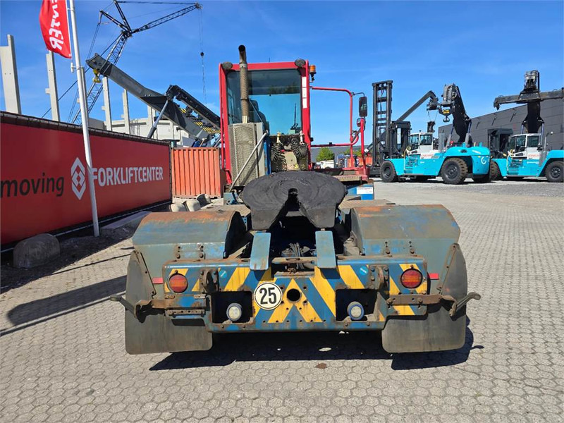 Terberg YT222 - Terminal tractor: picture 5 Terberg YT222 - Terminal tractor: picture 5