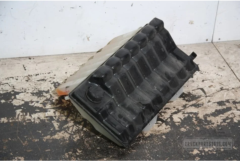 DAF Cooling System Koelexpansievat DAF CF-series - Expansion tank for Truck: picture 1 DAF Cooling System Koelexpansievat DAF CF-series - Expansion tank for Truck: picture 1