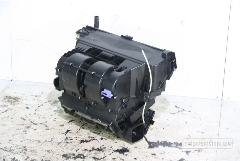 Iveco Heating, Ventilation & AC Kachel airco motor - Heating/ Ventilation for Truck: picture 2 Iveco Heating, Ventilation & AC Kachel airco motor - Heating/ Ventilation for Truck: picture 2