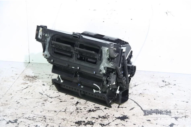 Iveco Heating, Ventilation & AC Kachel airco motor - Heating/ Ventilation for Truck: picture 1 Iveco Heating, Ventilation & AC Kachel airco motor - Heating/ Ventilation for Truck: picture 1