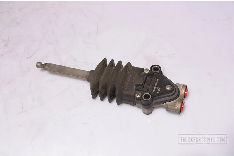 Mercedes-Benz Compressed Air System Hoogteregelklep MB actros - Valve for Truck: picture 1 Mercedes-Benz Compressed Air System Hoogteregelklep MB actros - Valve for Truck: picture 1