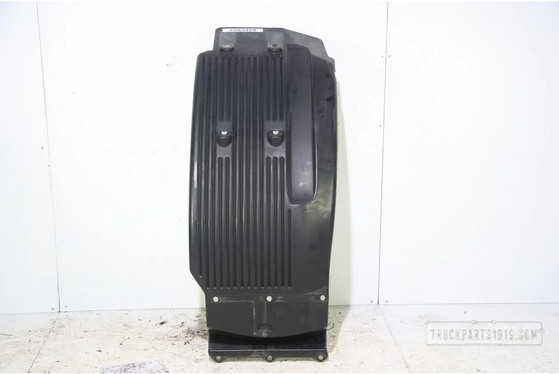 Volvo Body & Chassis Parts Volvo Spatscherm Re. Voor used - Fender for Truck: picture 1 Volvo Body & Chassis Parts Volvo Spatscherm Re. Voor used - Fender for Truck: picture 1