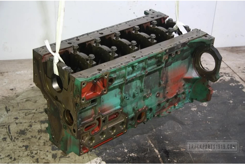 Volvo Engines & Parts Cilinderblok D7E - Cylinder block for Truck: picture 2 Volvo Engines & Parts Cilinderblok D7E - Cylinder block for Truck: picture 2