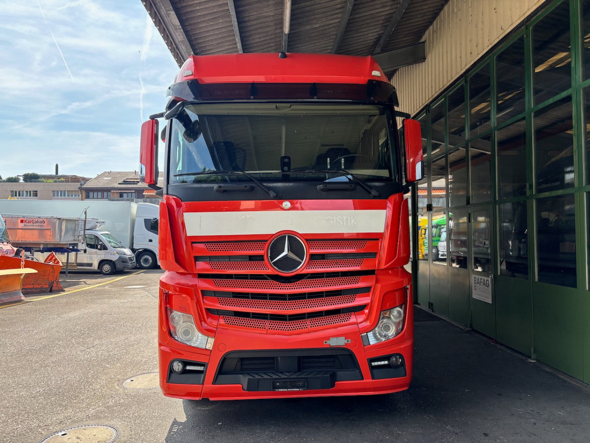 MERCEDES Actros 1848 - Box truck: picture 3 MERCEDES Actros 1848 - Box truck: picture 3