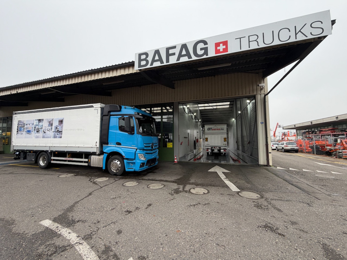 MERCEDES Mercedes Actros 1833L - Curtainsider truck: picture 2 MERCEDES Mercedes Actros 1833L - Curtainsider truck: picture 2