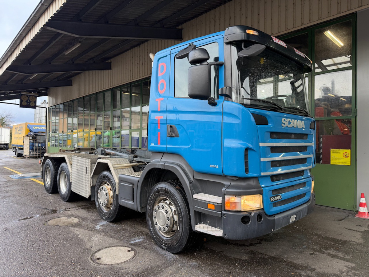 SCANIA R440 CB 8x4 - Hook lift truck: picture 1 SCANIA R440 CB 8x4 - Hook lift truck: picture 1