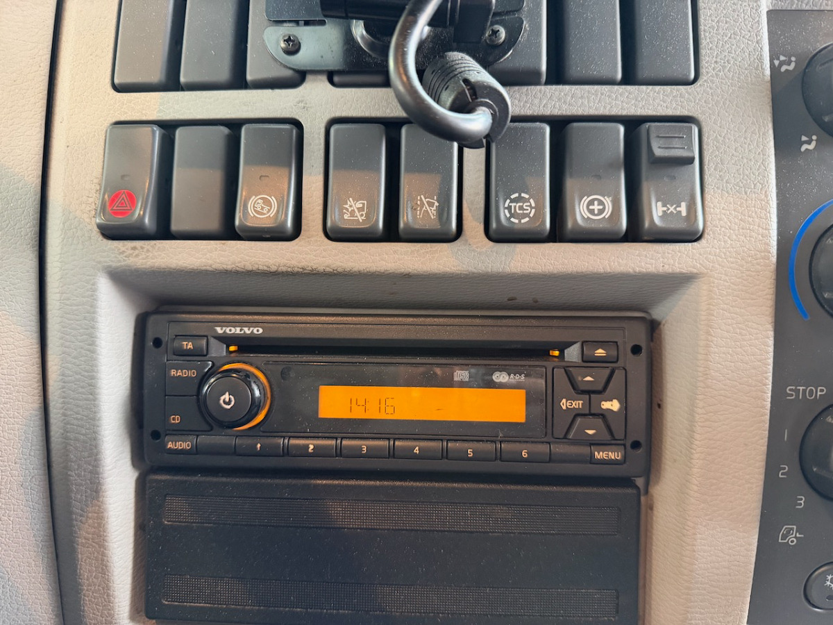 Box truck VOLVO FL-280  4x2R: picture 10