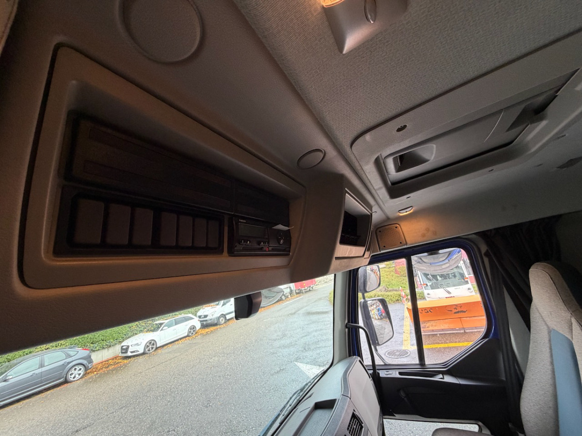 Box truck VOLVO FL-280  4x2R: picture 12