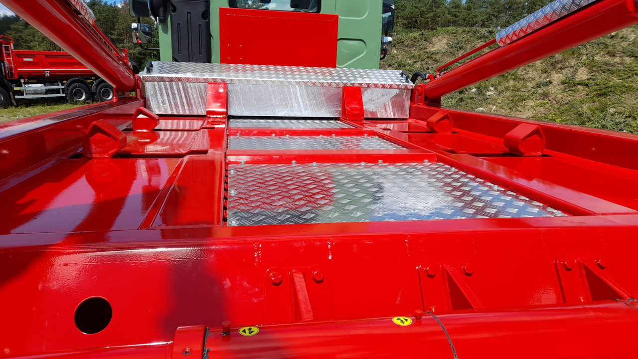 IVECO EUROCARGO ML 180E28/P - Skip loader truck: picture 5 IVECO EUROCARGO ML 180E28/P - Skip loader truck: picture 5