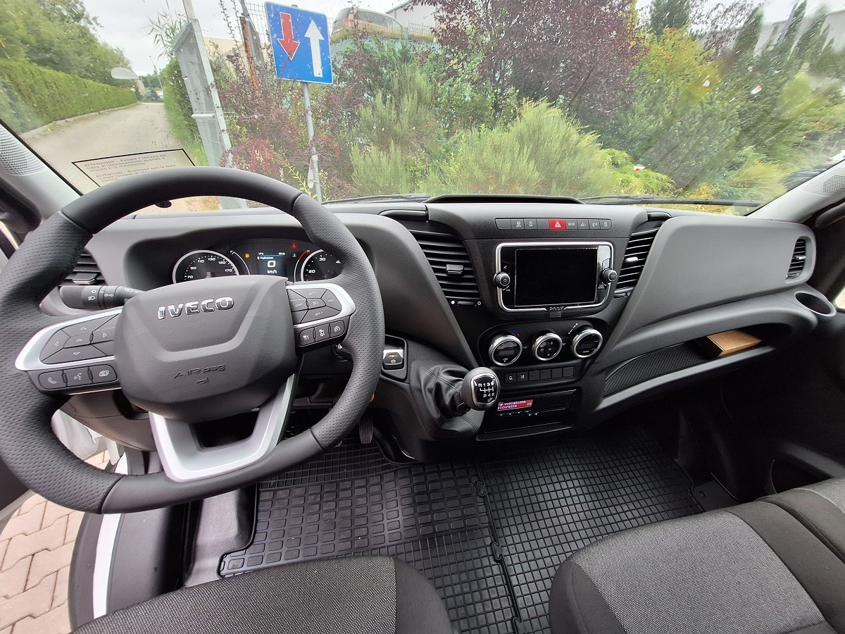 Iveco Daily 70C18A8 Backsleeper BÄR - Curtain side van: picture 4 Iveco Daily 70C18A8 Backsleeper BÄR - Curtain side van: picture 4