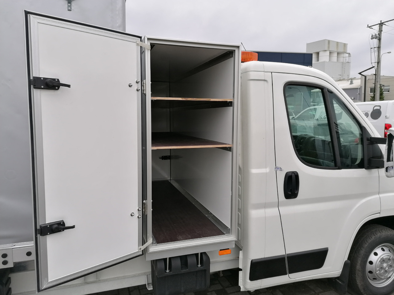 Renault Master 170 Kipper - Tipper van: picture 4 Renault Master 170 Kipper - Tipper van: picture 4