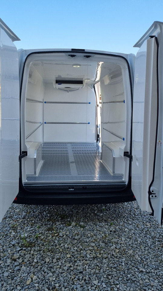 Renault Master L3H2 Tiefkühlkasten -18°C - Refrigerated van: picture 2 Renault Master L3H2 Tiefkühlkasten -18°C - Refrigerated van: picture 2