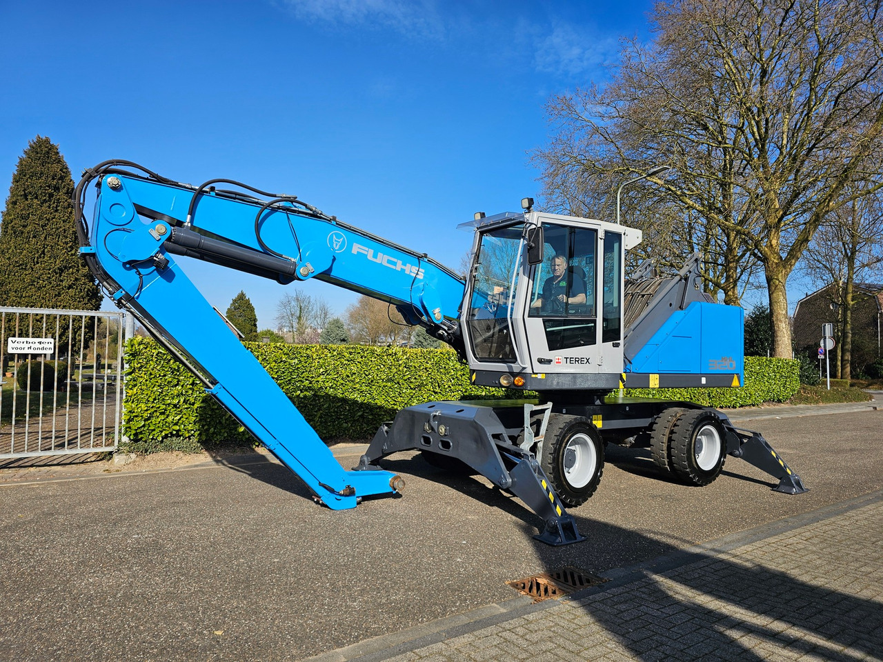 Fuchs MHL 320 With Multi Purpose Stick And Magnet System - Waste/ Industry handler: picture 5 Fuchs MHL 320 With Multi Purpose Stick And Magnet System - Waste/ Industry handler: picture 5