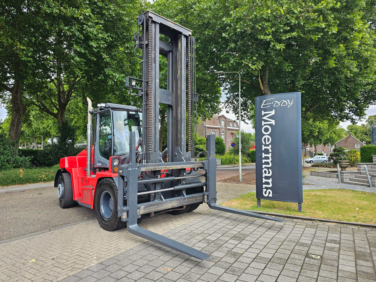 Kalmar DCG 120-6 Diesel - Forklift: picture 1 Kalmar DCG 120-6 Diesel - Forklift: picture 1