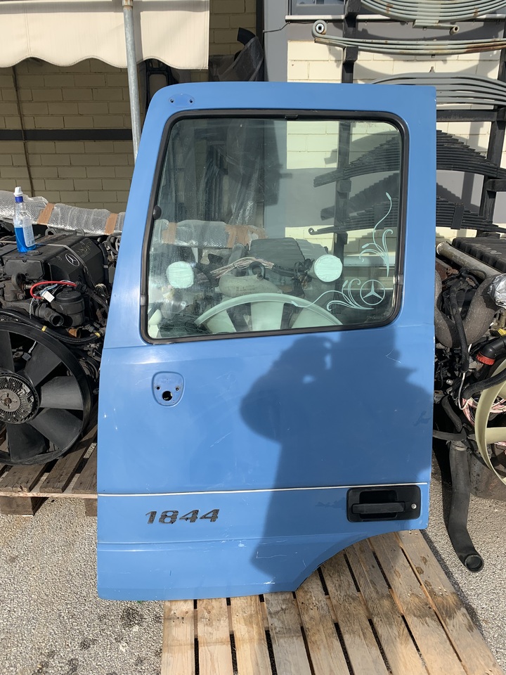 Door and parts for Truck DOOR ACTROS MP2-3 LEFT AND RIGHT MEGA SPACE CAB: picture 13