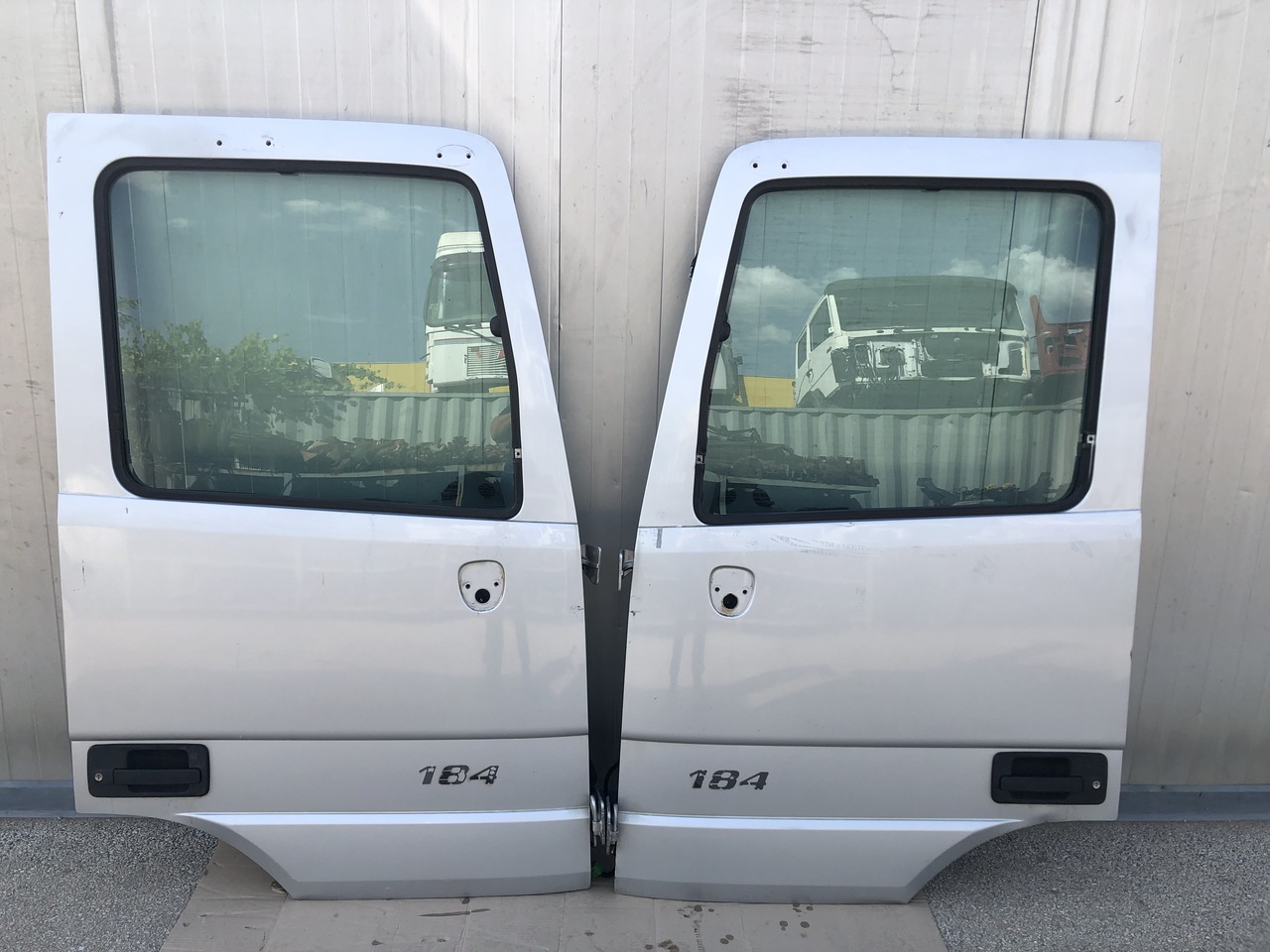 Door and parts for Truck DOOR ACTROS MP2-3 LEFT AND RIGHT MEGA SPACE CAB: picture 8