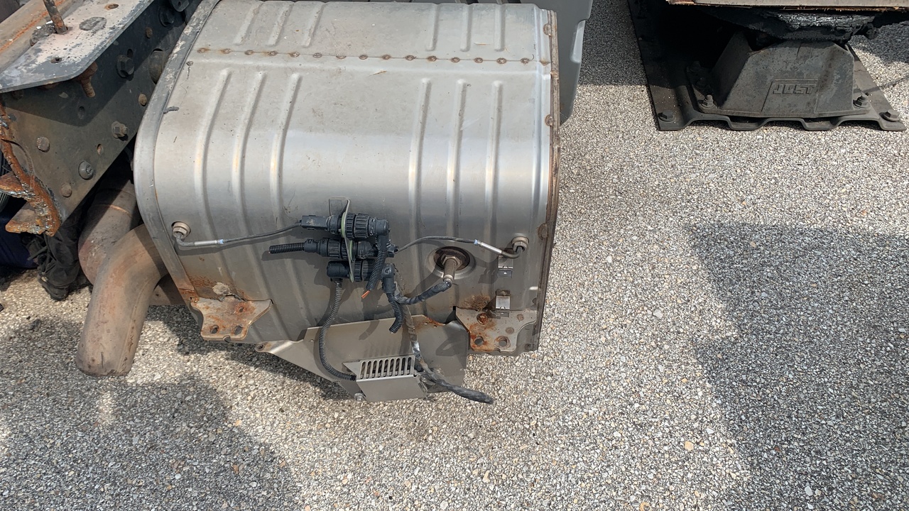 MERCEDES-BENZ ATEGO 1222 EURO 5 125L WITH NOX SENSOR - Catalytic converter for Truck: picture 2 MERCEDES-BENZ ATEGO 1222 EURO 5 125L WITH NOX SENSOR - Catalytic converter for Truck: picture 2