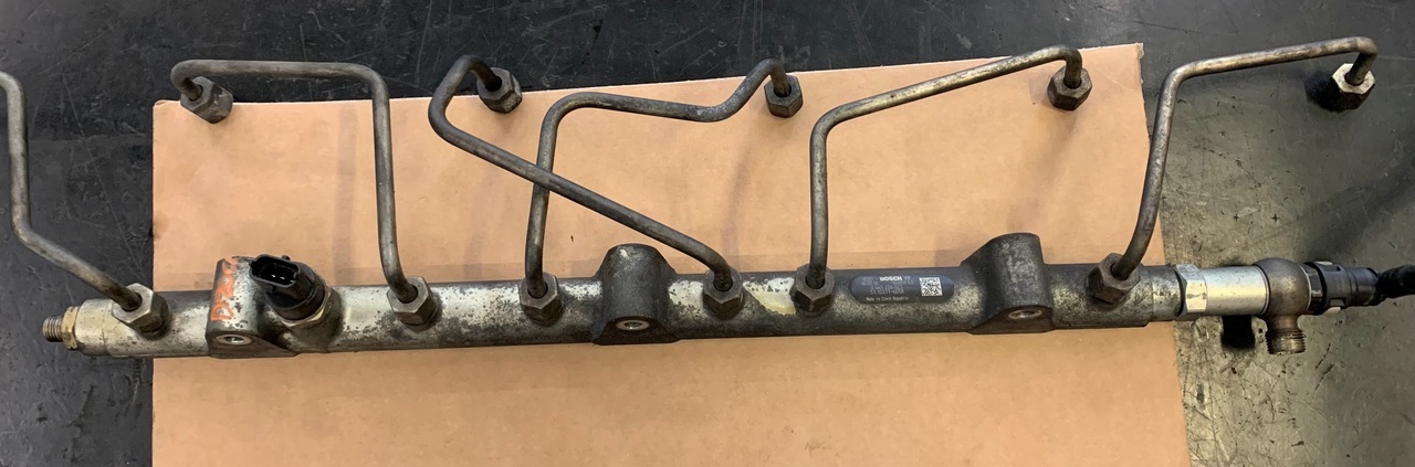 PRESSURE PIPE COMMON RAIL MAN TGA - Engine and parts for Truck: picture 1 PRESSURE PIPE COMMON RAIL MAN TGA - Engine and parts for Truck: picture 1