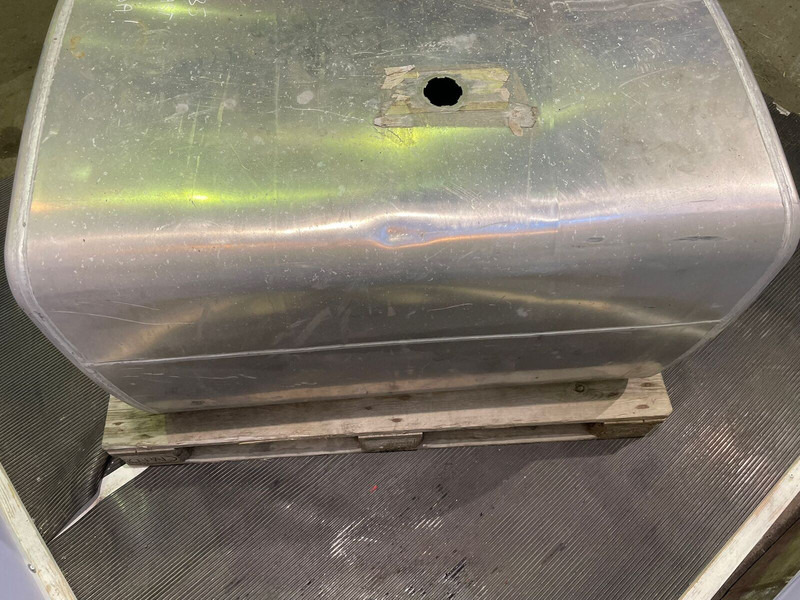Volvo - Fuel tank: picture 4 Volvo - Fuel tank: picture 4