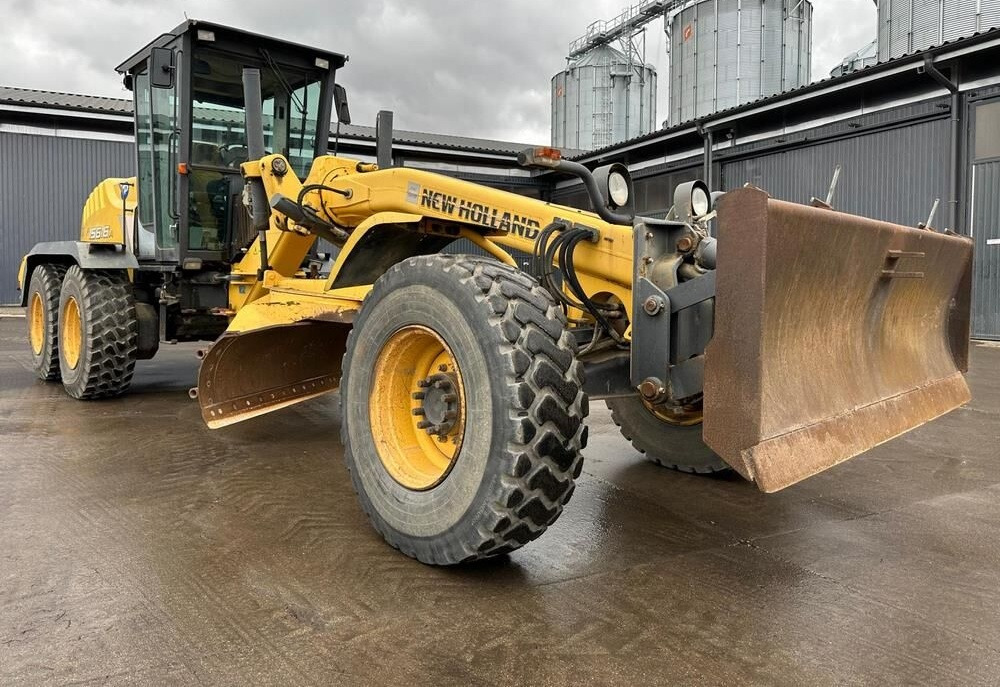 New Holland F156.6 - Grader: picture 2 New Holland F156.6 - Grader: picture 2