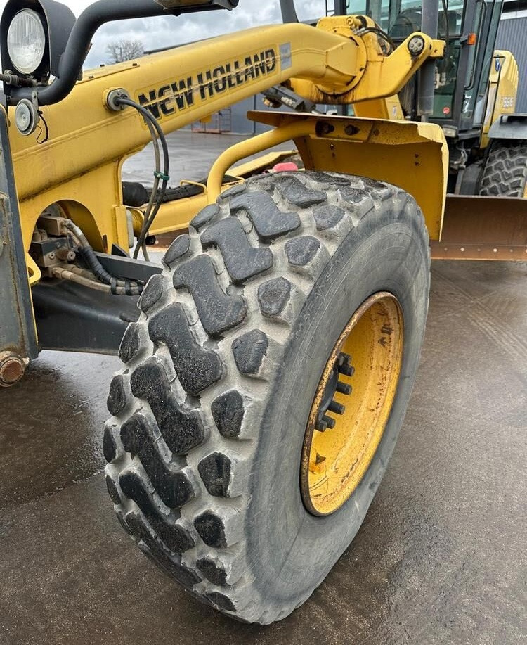 New Holland F156.6 - Grader: picture 5 New Holland F156.6 - Grader: picture 5