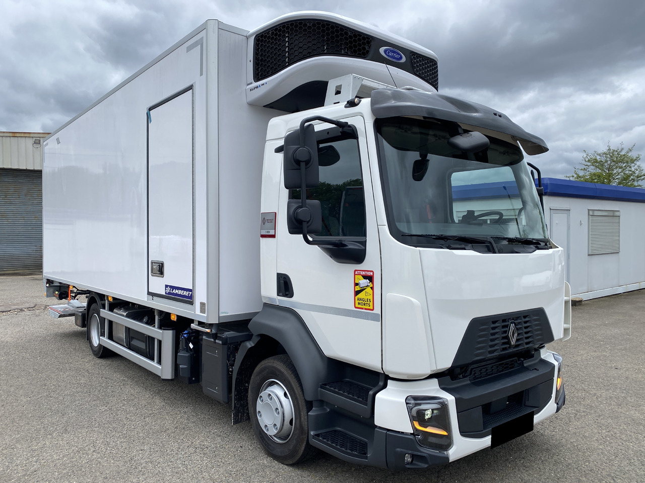 RENAULT D 12 - Refrigerator truck: picture 1 RENAULT D 12 - Refrigerator truck: picture 1