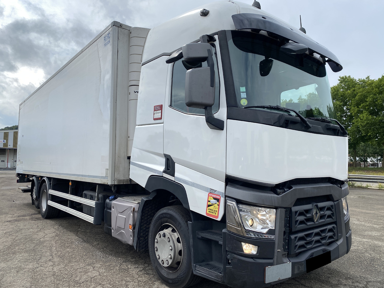 RENAULT T - Refrigerator truck: picture 4 RENAULT T - Refrigerator truck: picture 4