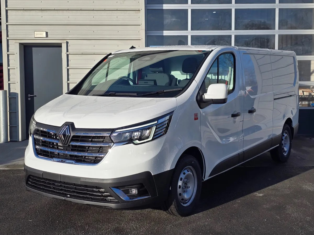 2025 New Renault Trafic Red Edition 150BHP - Panel van: picture 2 2025 New Renault Trafic Red Edition 150BHP - Panel van: picture 2