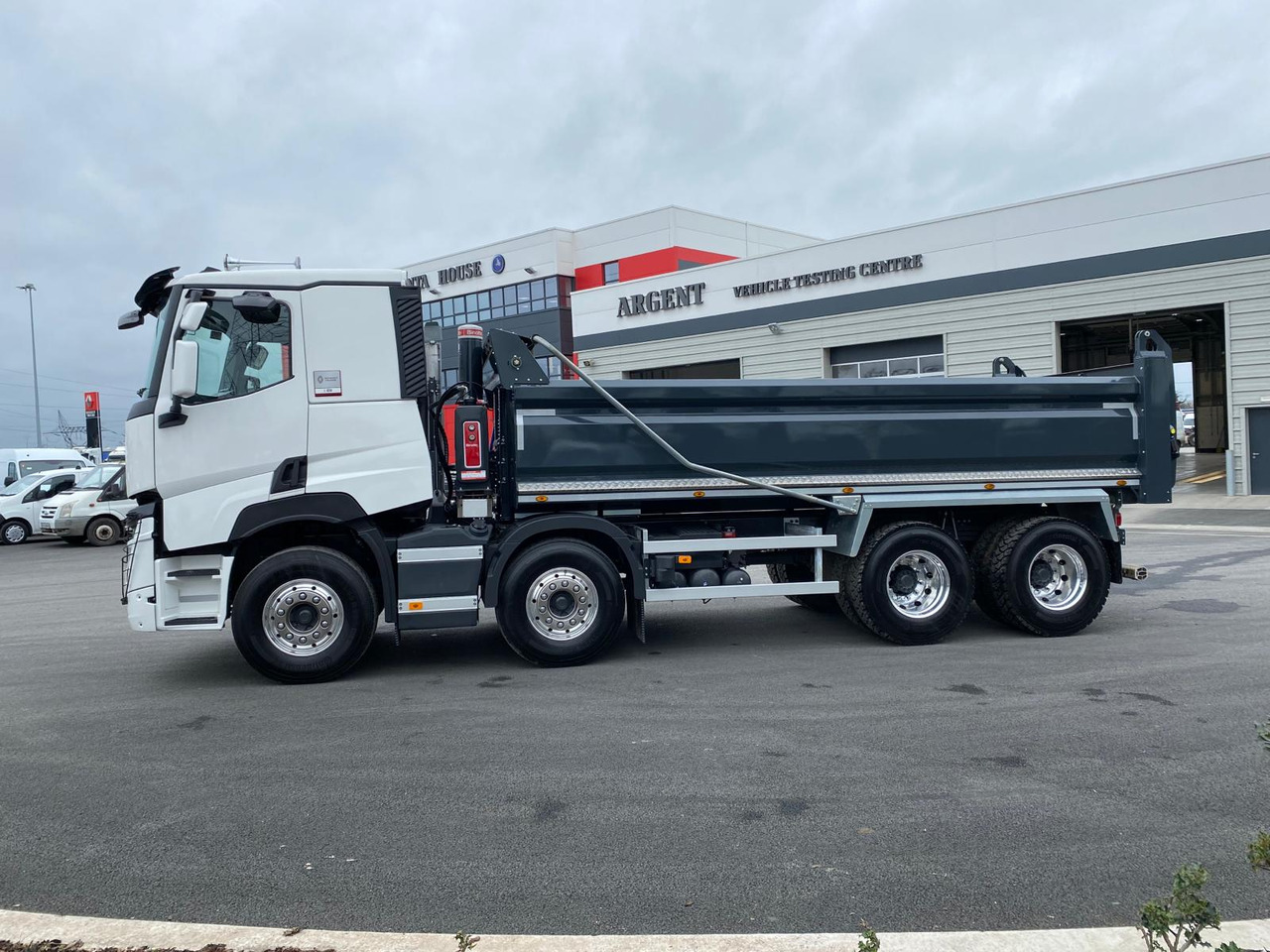 NEW Renault Trucks C Range Tipper - Tipper: picture 4 NEW Renault Trucks C Range Tipper - Tipper: picture 4