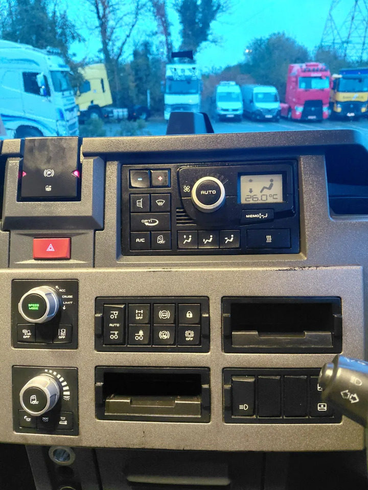 Tractor unit 2019 Renault T-High 520: picture 7
