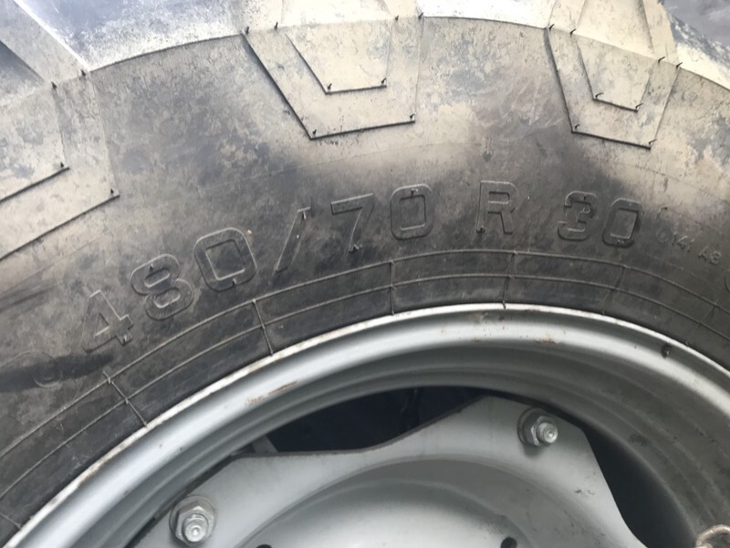 480/70R30 stel wielen - Wheel and tire package for Agricultural machinery: picture 3 480/70R30 stel wielen - Wheel and tire package for Agricultural machinery: picture 3