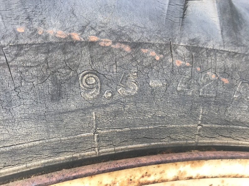 9.5-42 wielen zonder flensschotel - Wheel and tire package for Agricultural machinery: picture 3 9.5-42 wielen zonder flensschotel - Wheel and tire package for Agricultural machinery: picture 3