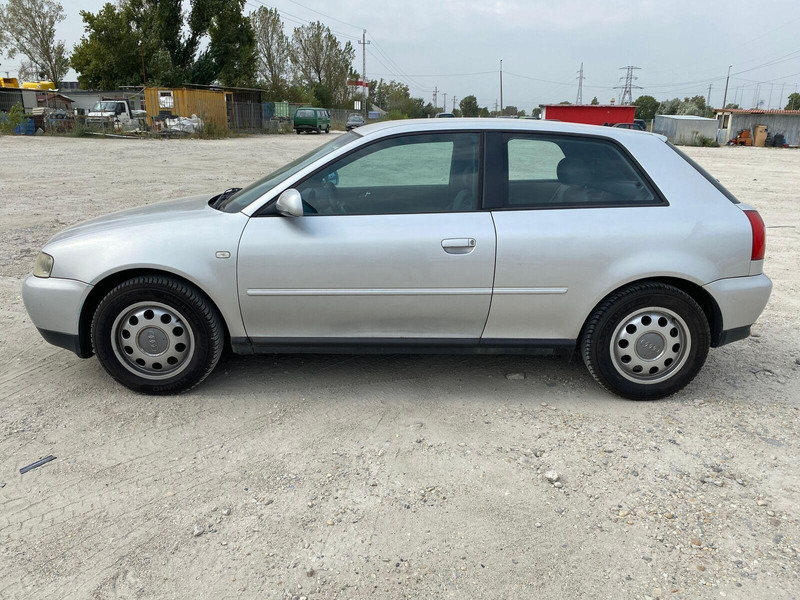 Audi A3 1,6 i - personal car - Hatchback: picture 5 Audi A3 1,6 i - personal car - Hatchback: picture 5