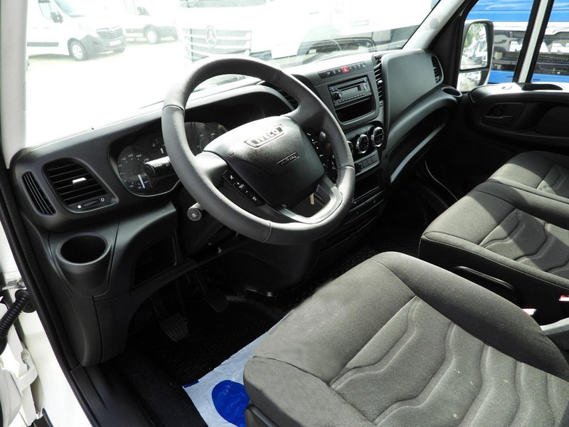 Iveco DAILY 35C17 FURGON BRYGADÓWKA 6 MIEJSC TEMPOMAT BLIŹNIACZE KOŁA - Box van: picture 2 Iveco DAILY 35C17 FURGON BRYGADÓWKA 6 MIEJSC TEMPOMAT BLIŹNIACZE KOŁA - Box van: picture 2