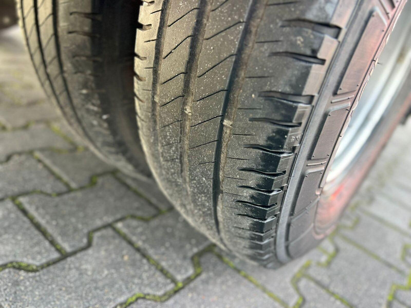 Curtainsider truck Iveco Daily 72C18 70C18 CURTAINE TILT+LIFT 1.HAND LED FULL OPTION: picture 7 Curtainsider truck Iveco Daily 72C18 70C18 CURTAINE TILT+LIFT 1.HAND LED FULL OPTION: picture 7