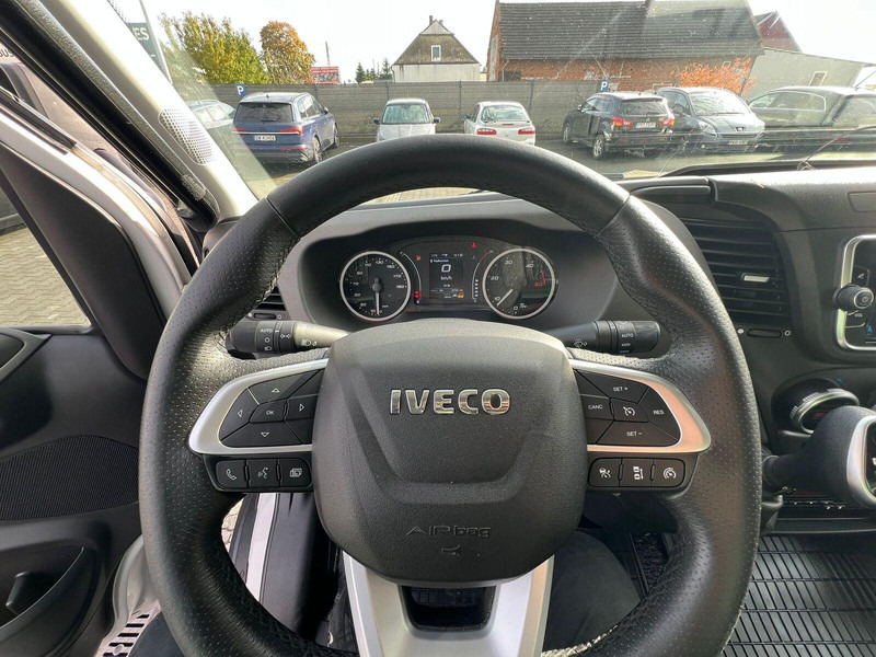 Curtainsider truck Iveco Daily 72C18 70C18 CURTAINE TILT+LIFT 1.HAND LED FULL OPTION: picture 17 Curtainsider truck Iveco Daily 72C18 70C18 CURTAINE TILT+LIFT 1.HAND LED FULL OPTION: picture 17