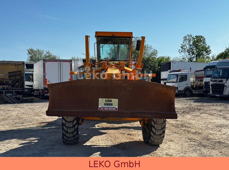 John Deere 770B - Grader: picture 2 John Deere 770B - Grader: picture 2