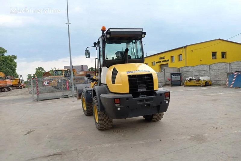 Komatsu WA 90-6 wheel loader - Wheel loader: picture 2 Komatsu WA 90-6 wheel loader - Wheel loader: picture 2