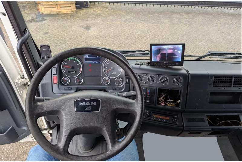 Horse truck MAN TGL 12.180 - Doka Horse transporter: picture 20