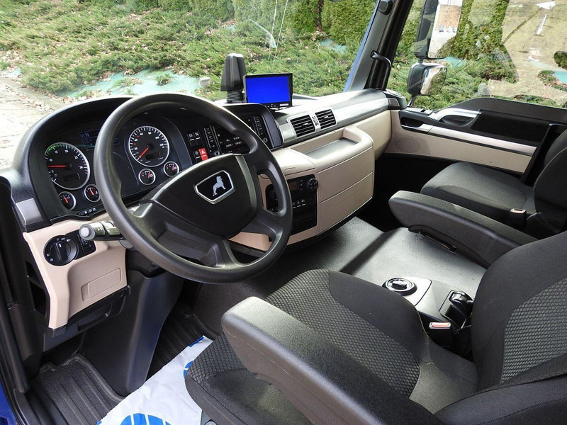 MAN TGL 12.220 KONTENER WINDA 18 PALET TEMPOMAT KLIMATYZACJA PNEUMAT - Box truck: picture 2 MAN TGL 12.220 KONTENER WINDA 18 PALET TEMPOMAT KLIMATYZACJA PNEUMAT - Box truck: picture 2