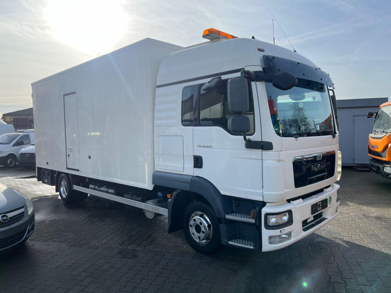 MAN TGL 8.220 Abschlepper*Geschlossen*Aufgelastet* - Autotransporter truck: picture 2 MAN TGL 8.220 Abschlepper*Geschlossen*Aufgelastet* - Autotransporter truck: picture 2