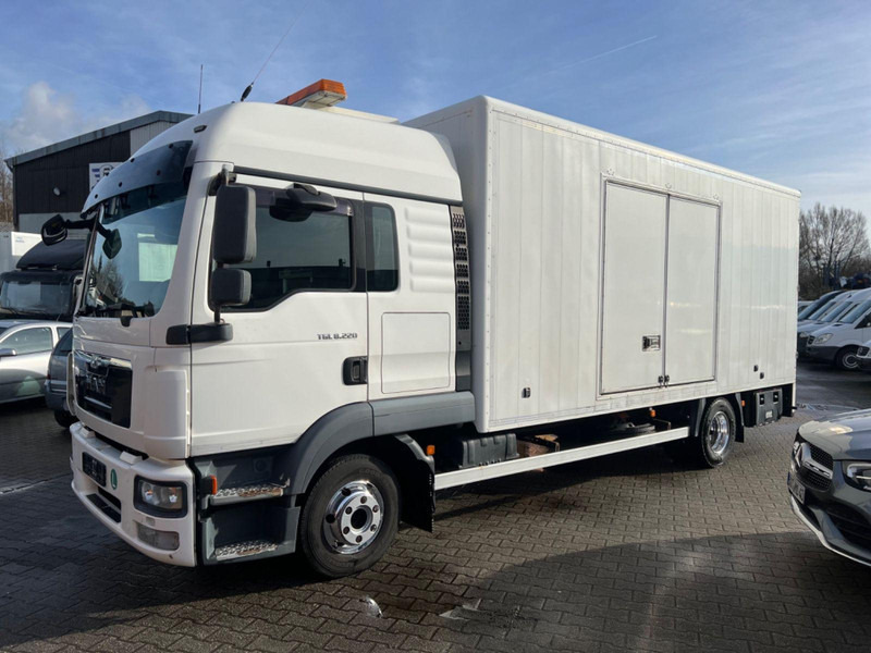 MAN TGL 8.220 Abschlepper*Geschlossen*Aufgelastet* - Autotransporter truck: picture 1 MAN TGL 8.220 Abschlepper*Geschlossen*Aufgelastet* - Autotransporter truck: picture 1